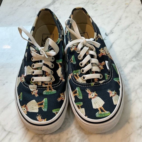 Vans Shoes - 🖤 Vans Sneakers Digital Hula Parisian Night